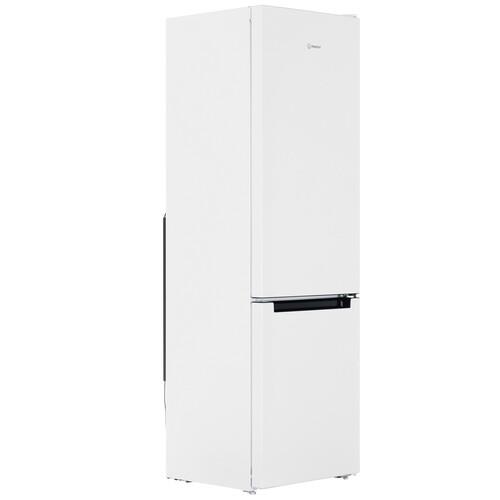 Холодильник с морозильником   Indesit DS 3200 W белый