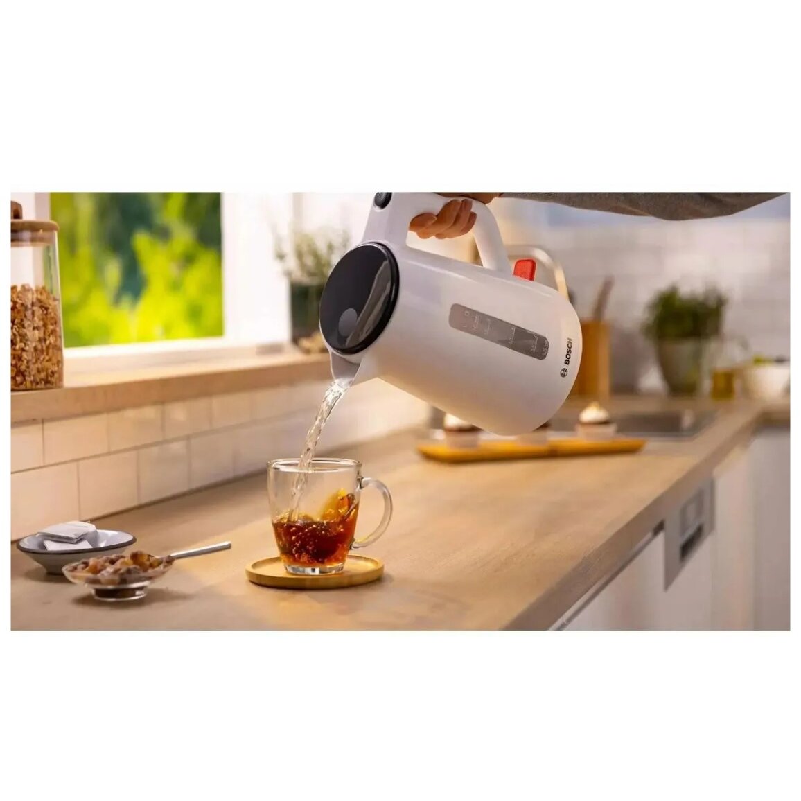 Электрочайник Bosch TWK1M121 белый — фотография 4